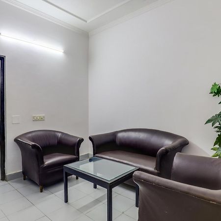Hotel Sarthak Palace Near Karol Bagh Metro Station New Delhi Exterior photo